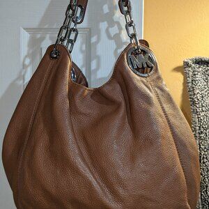 MICHAEL KORS FULTON SHOULDER HANDBAG BROWN CARAMEL LEATHER SILVER HARDWARE
